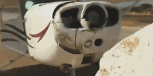 FRIDAY FLYING VIDEO: Pilot lands Cessna C172 after losing prop